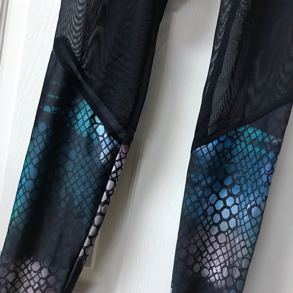 Onzie Yoga Leggings - Picture 2 of 8